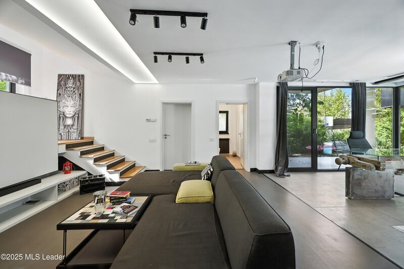 Buftea, 344 mp totali, vila flight house,